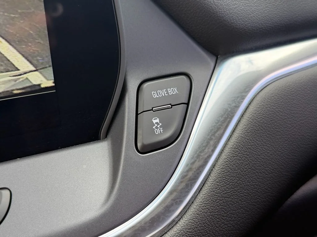 Used 2023 White Chevrolet LT image 26