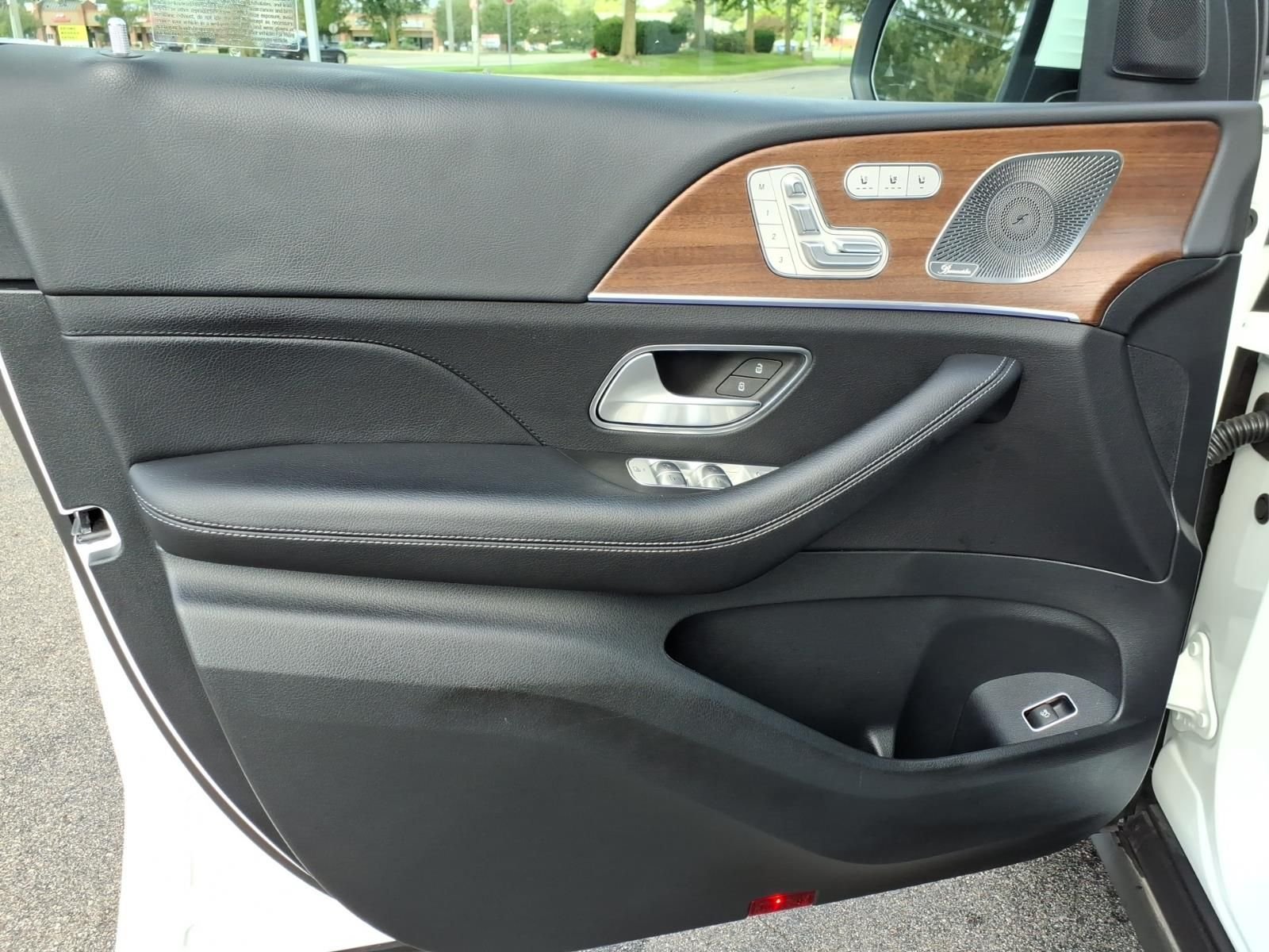 Certified Used 2025  Mercedes-Benz GLE 350 image 16