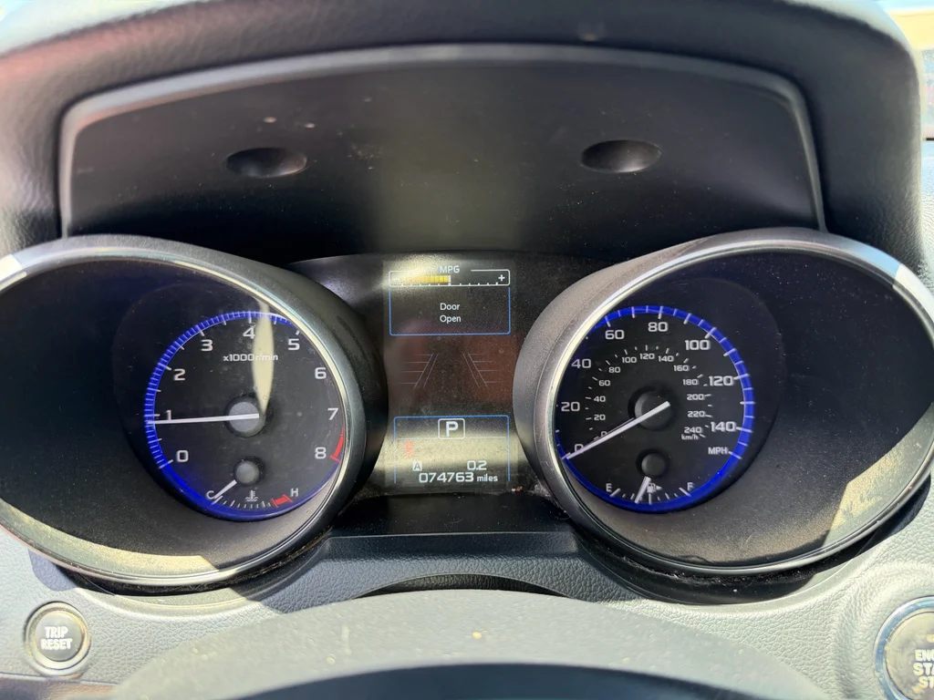 Used 2018 Ice Silver Metallic Subaru Limited image 14
