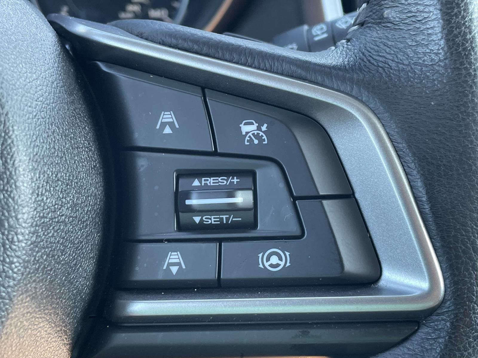 Used 2022 Magnetite Gray Metallic Subaru Limited image 33