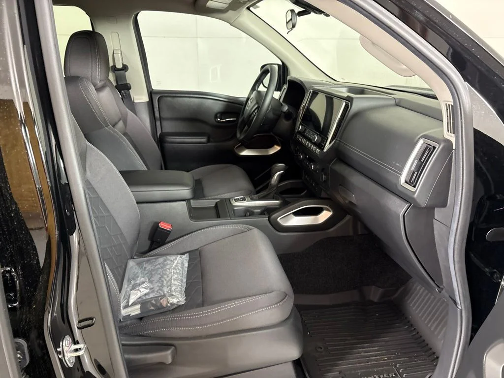 New 2026 Super Black Nissan Crew Cab SV image 15