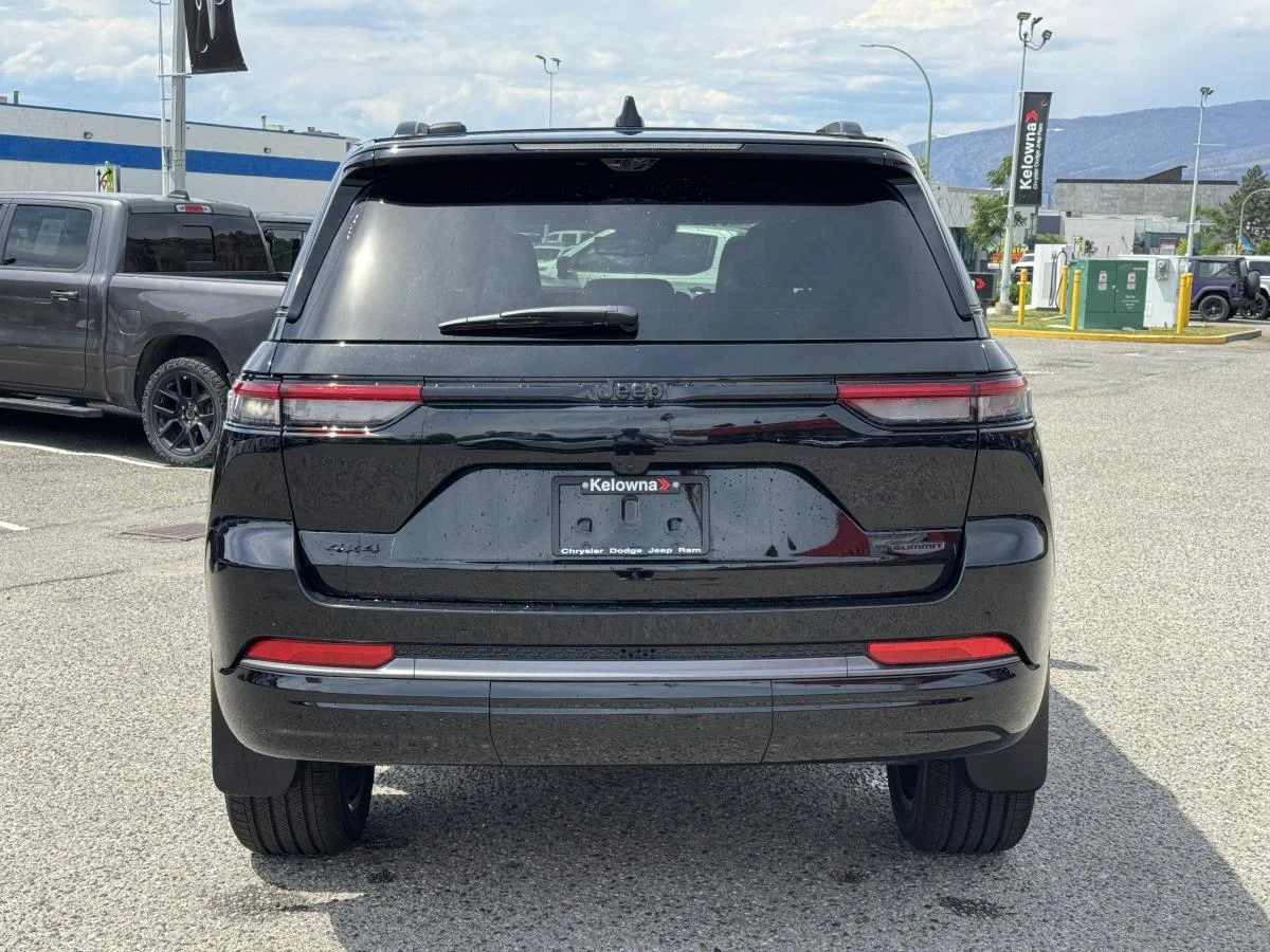 New 2026 Black Jeep Summit image 6