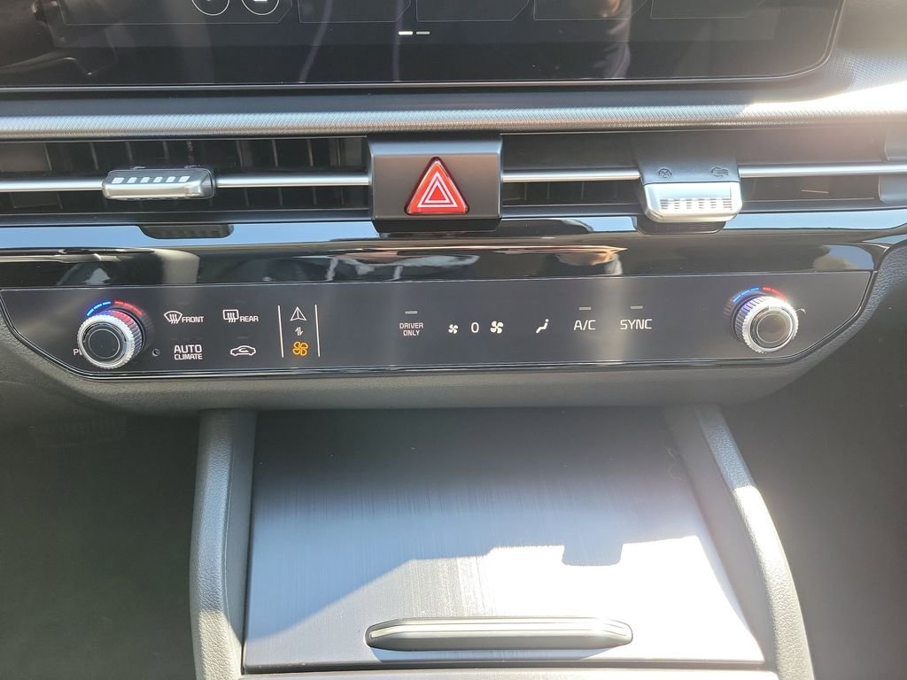 New 2026 Gray Kia LX image 32