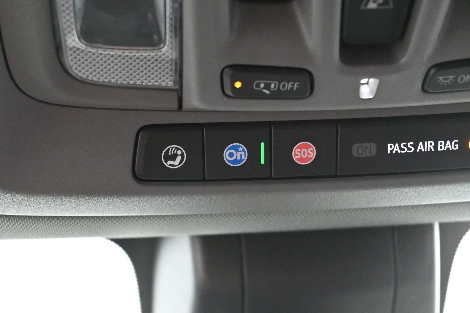 Used 2022 White Frost Tricoat GMC Denali image 32