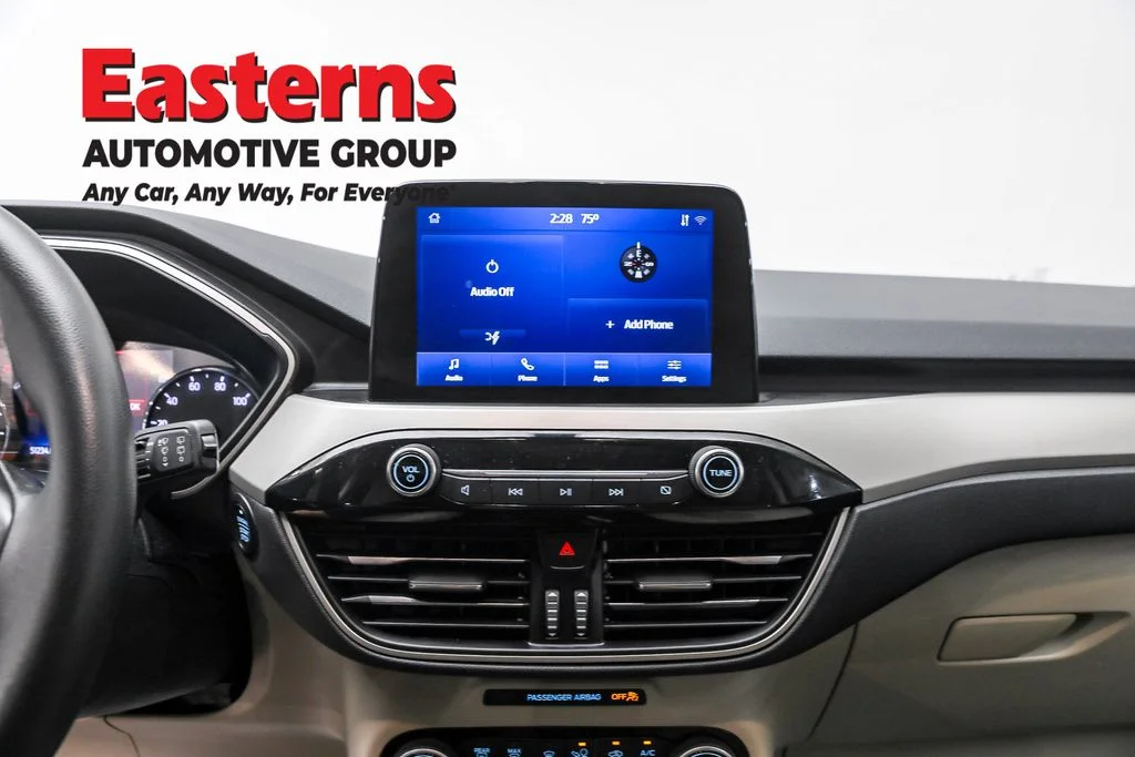 Used 2021 Black Ford SE image 12
