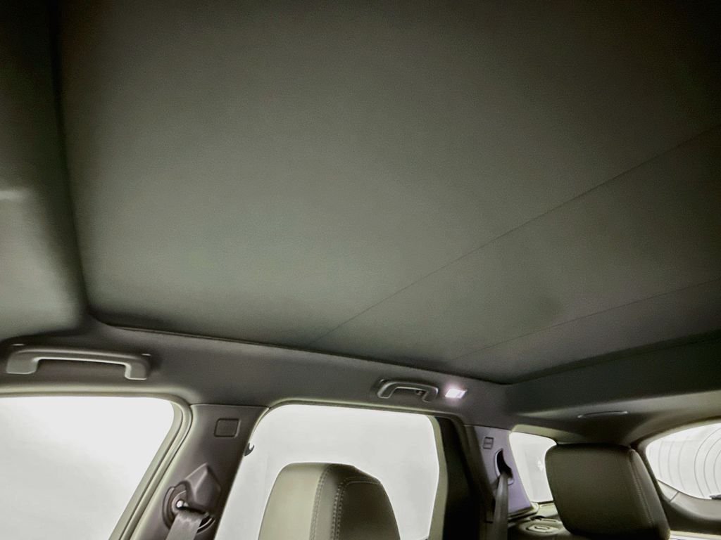 New 2026 Fuji White Land Rover Landmark image 22