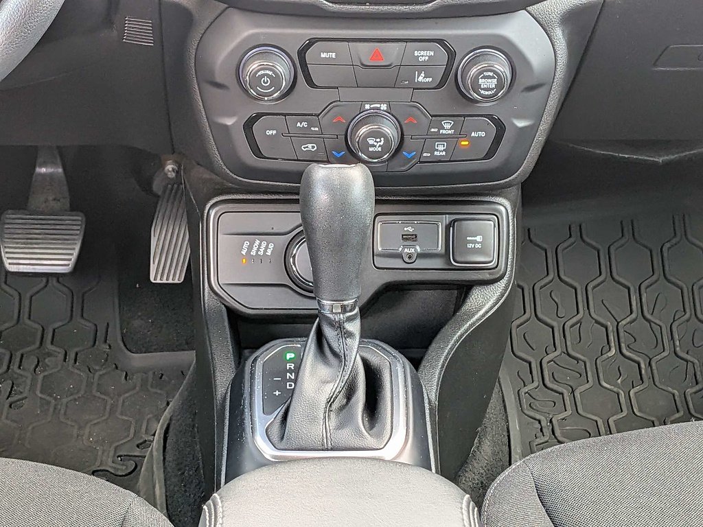 2023 Jeep Renegade Latitude - Photo 19