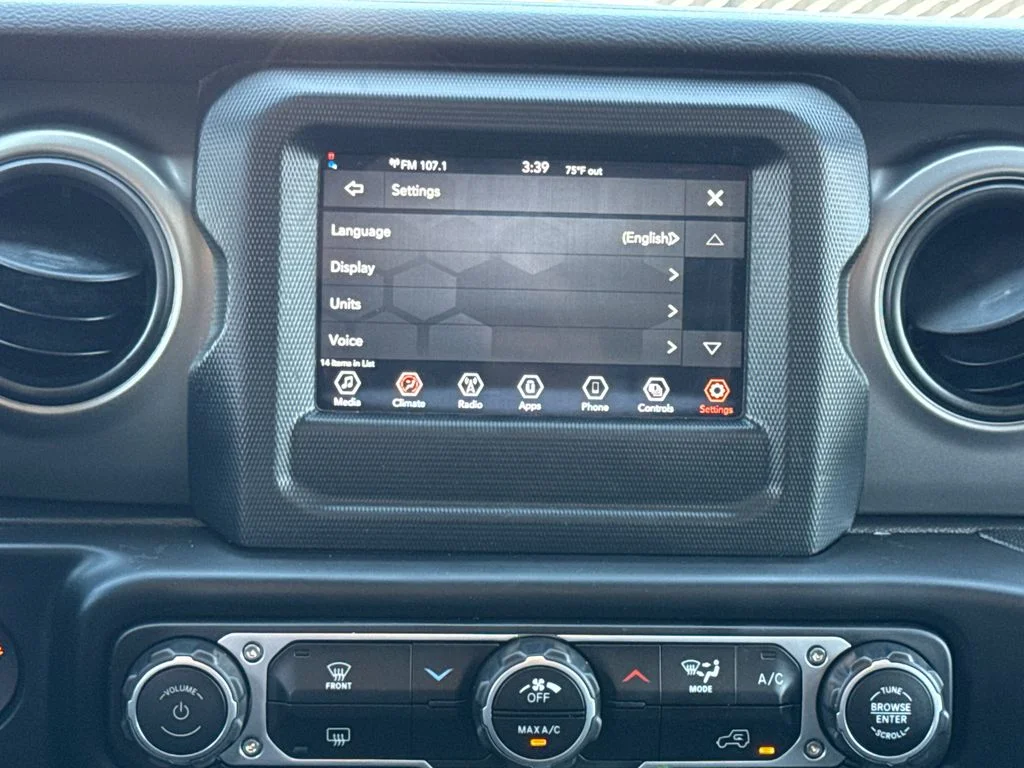 Used 2023 Silver Jeep Sport S image 23