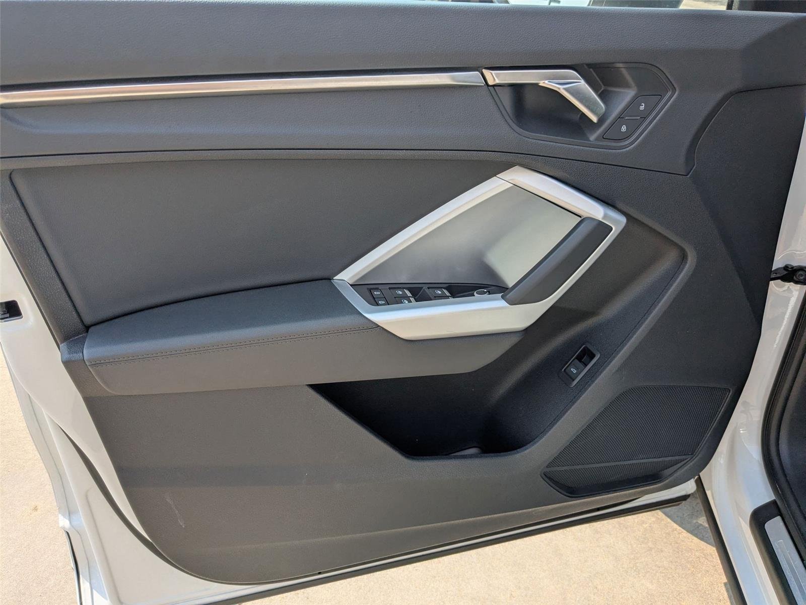 Used 2025 Arkona White Audi S line Premium image 11
