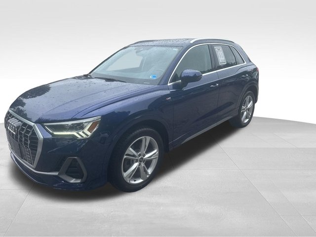 2023 Audi Q3 Premium