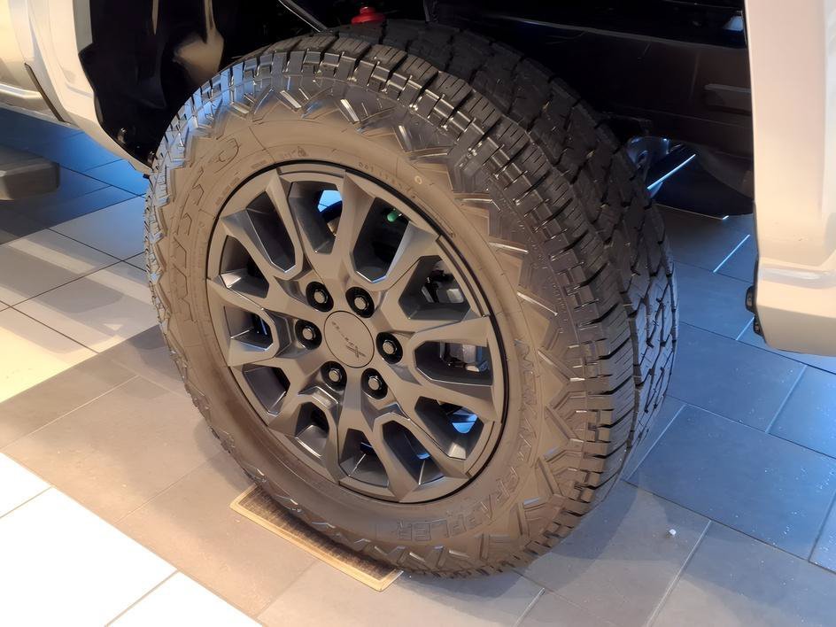 2026 Toyota Tacoma SR5 - Photo 4