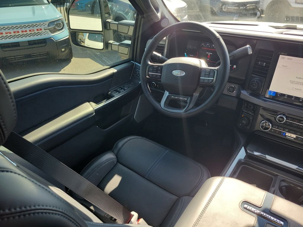 2025 Ford F-350 Super Duty Platinum - Photo 13