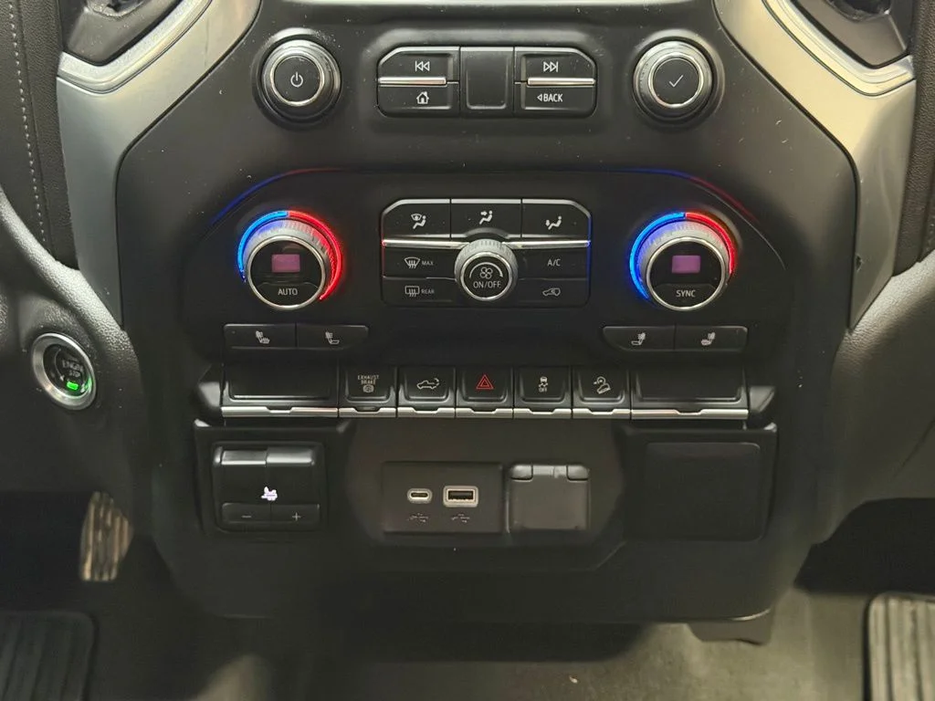 Used 2022 White Chevrolet LT image 14