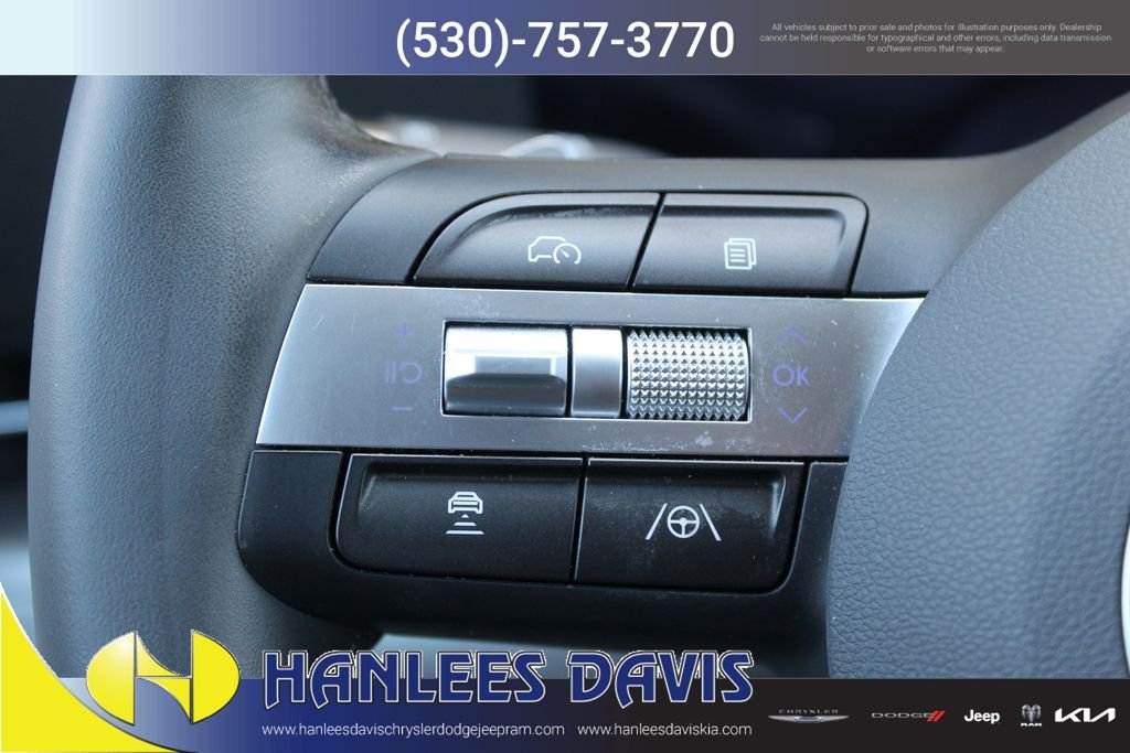 Used 2024 White Hyundai SEL image 26