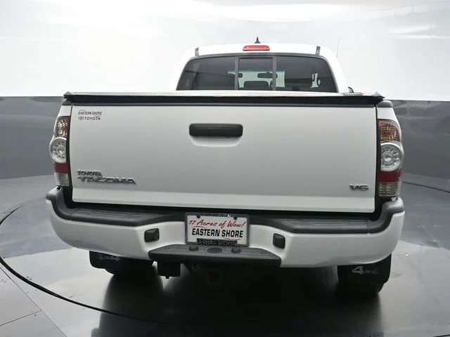 Used 2015 White Toyota Base image 6