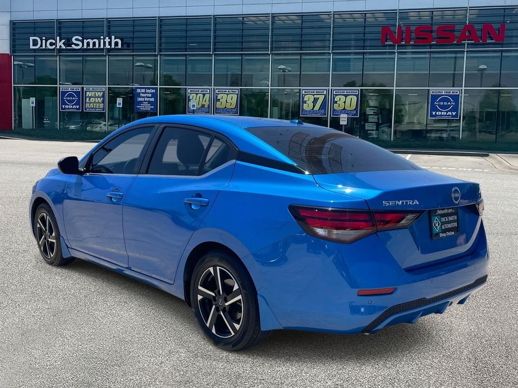Used 2025 Blue Nissan SV image 4