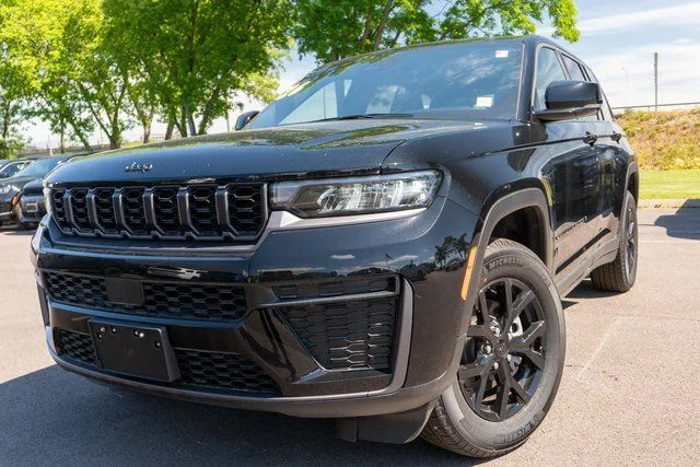 2026 Jeep Grand Cherokee Altitude