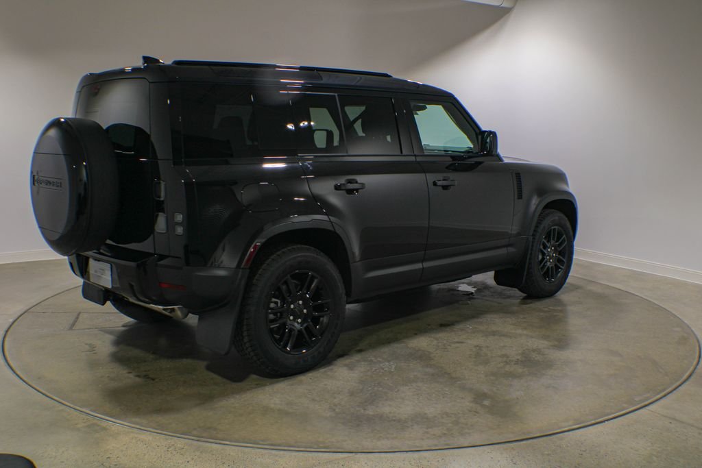 New 2026 Santorini Black Land Rover S image 6