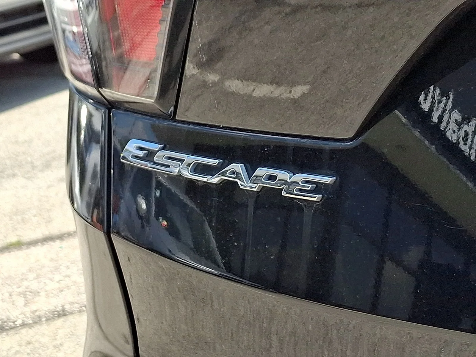 Used 2018 Black Ford SE image 29
