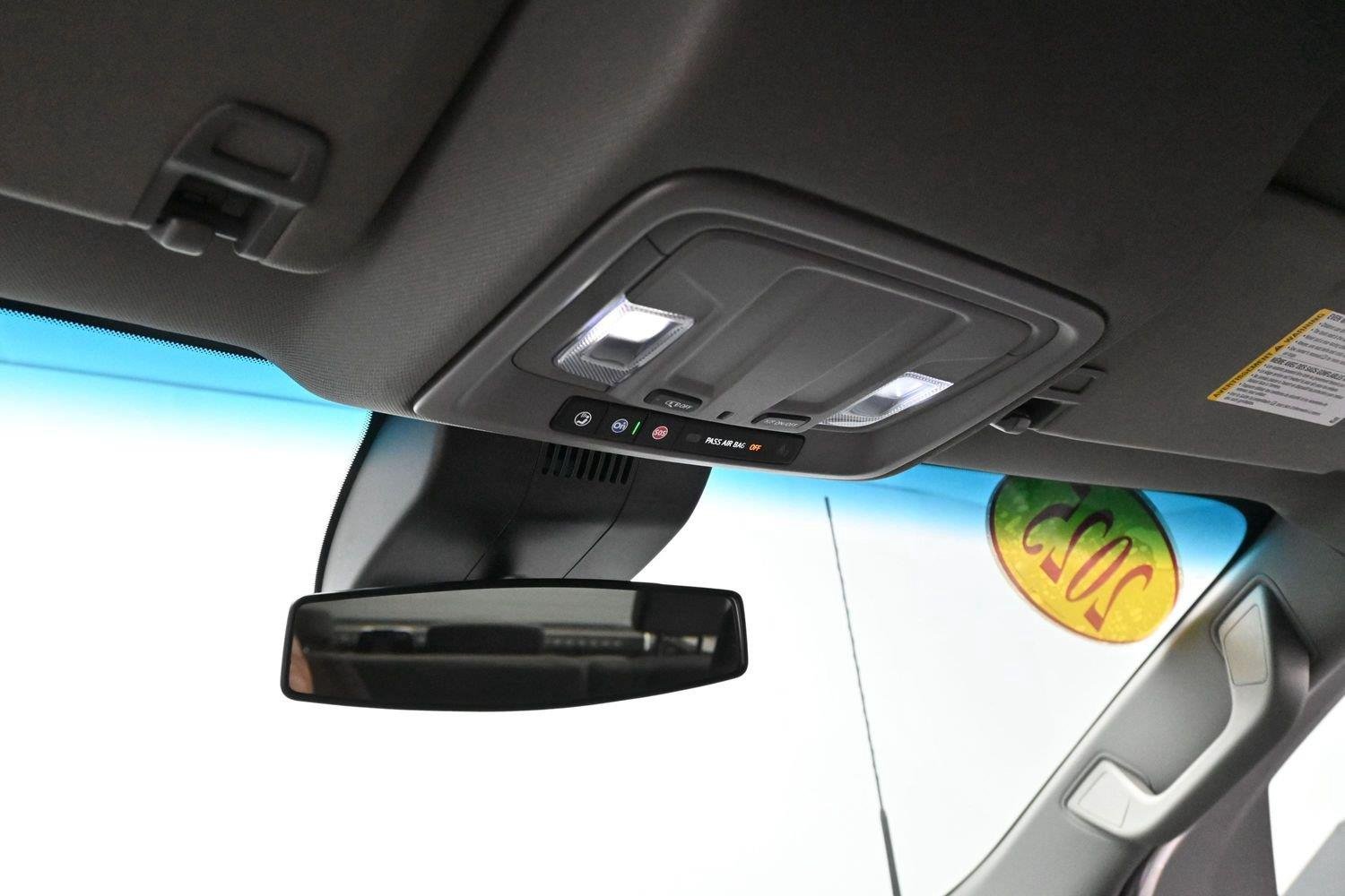 Used 2025 Summit White Chevrolet LT image 27
