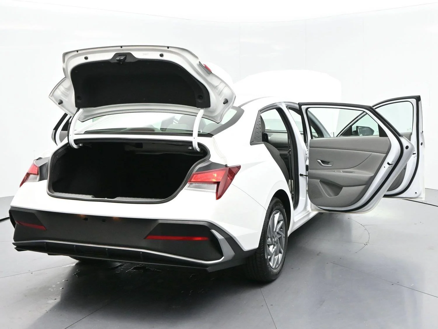 Used 2024 Serenity White Hyundai SEL image 40