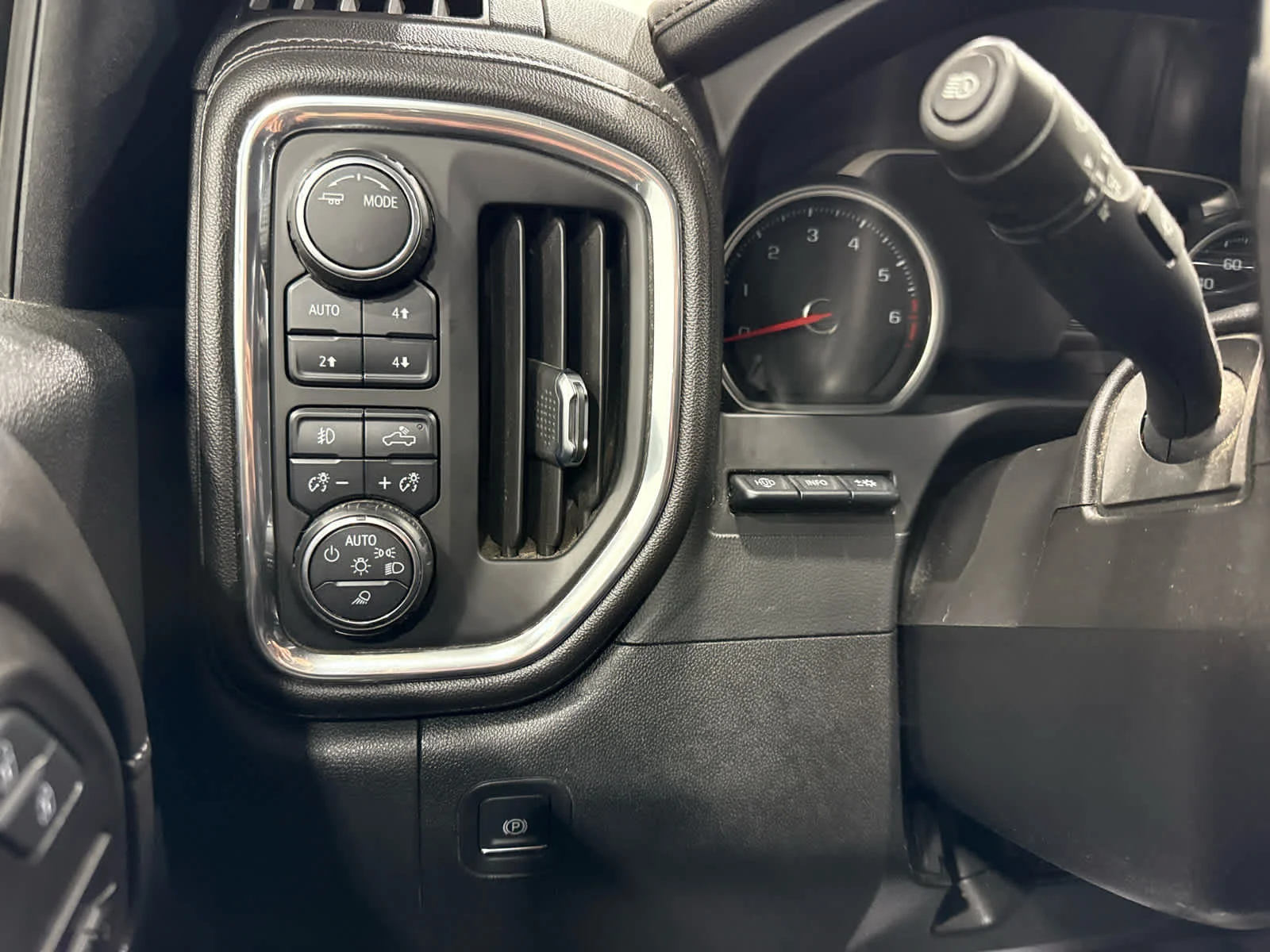 Used 2020 BLACK Chevrolet High Country image 23