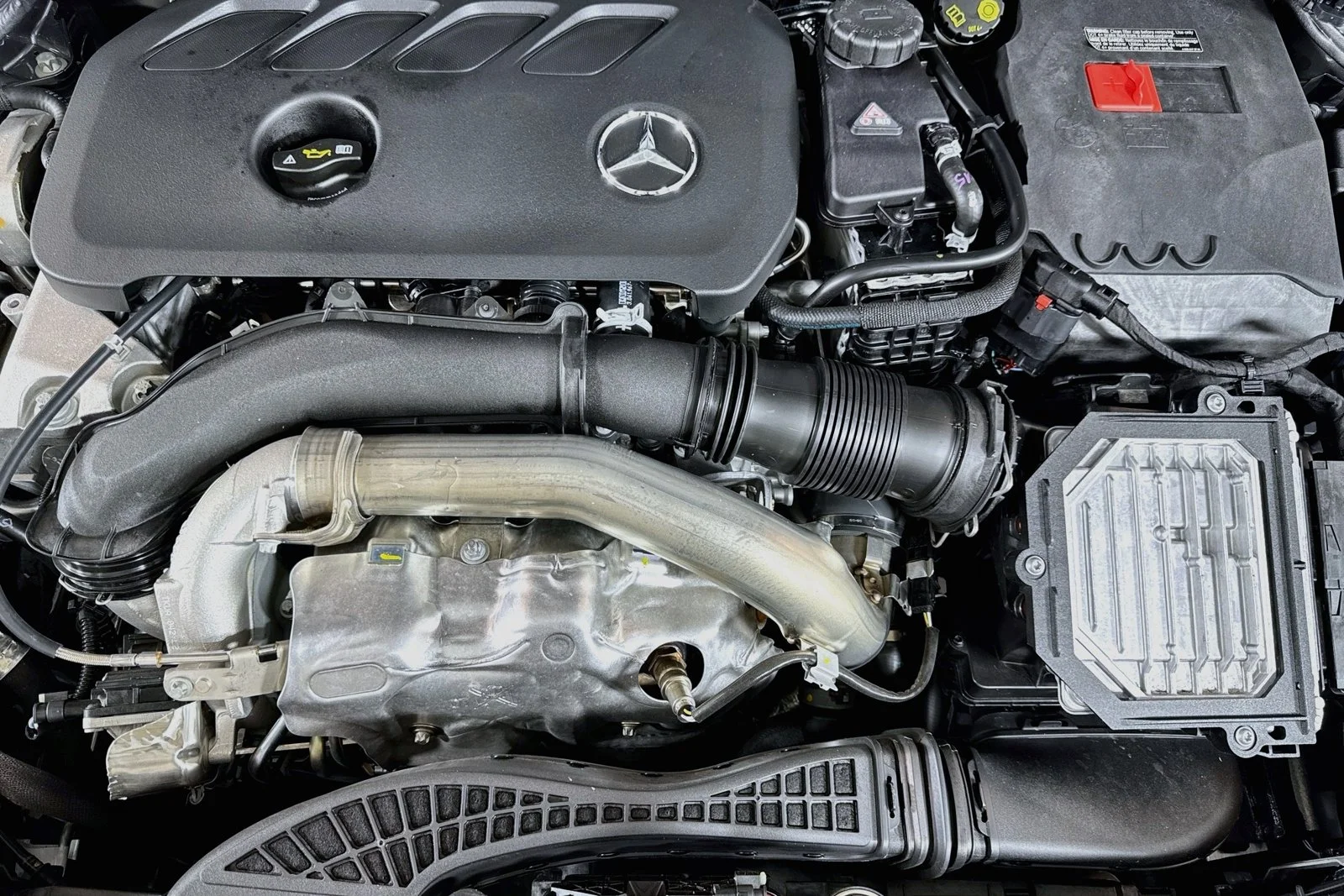 Used 2026 Mountain Grey Metallic Mercedes-Benz GLA 250 image 29
