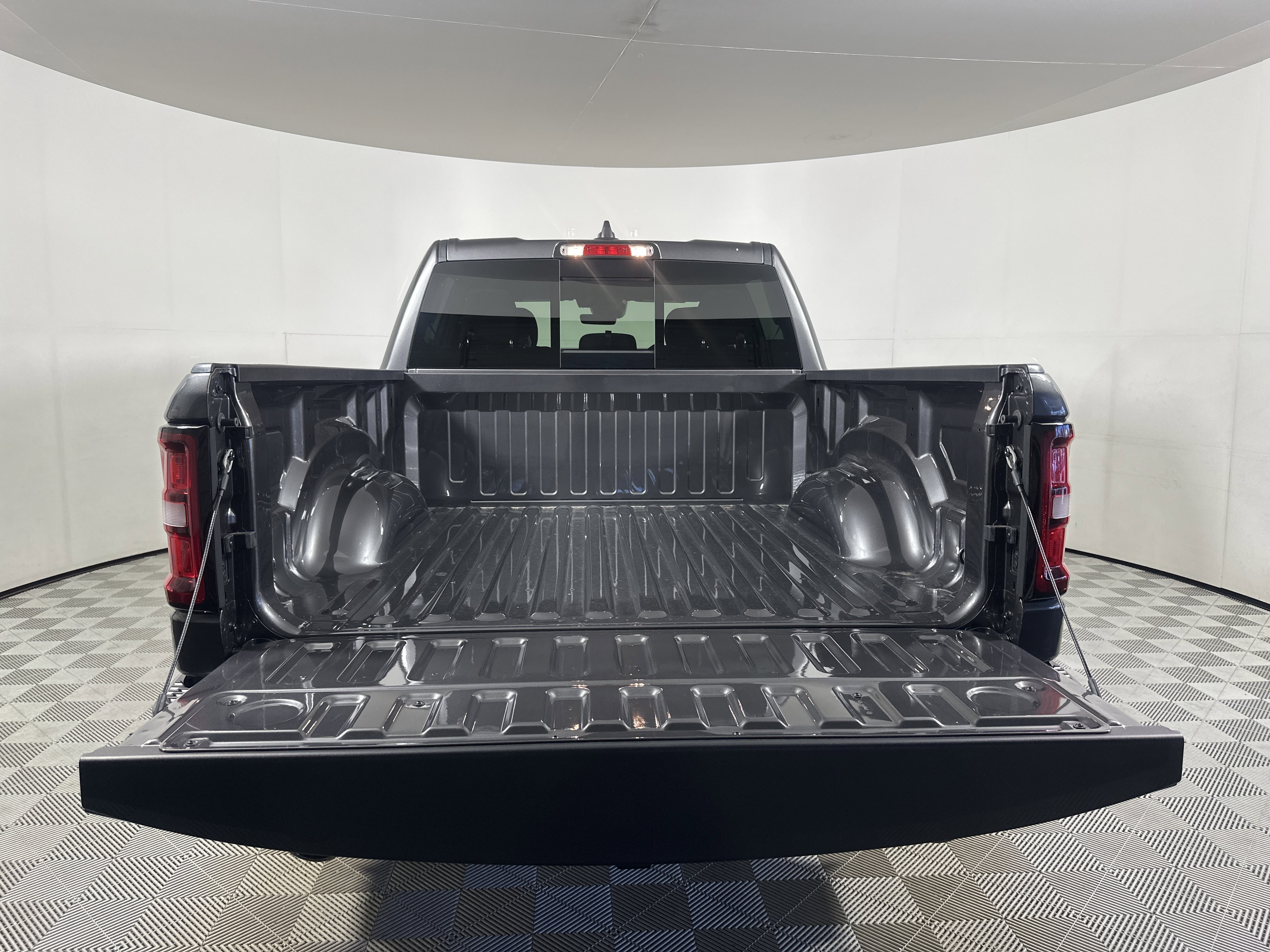 New 2026 Granite Crystal Metallic Clear-Coat Exterior Paint RAM Express image 23