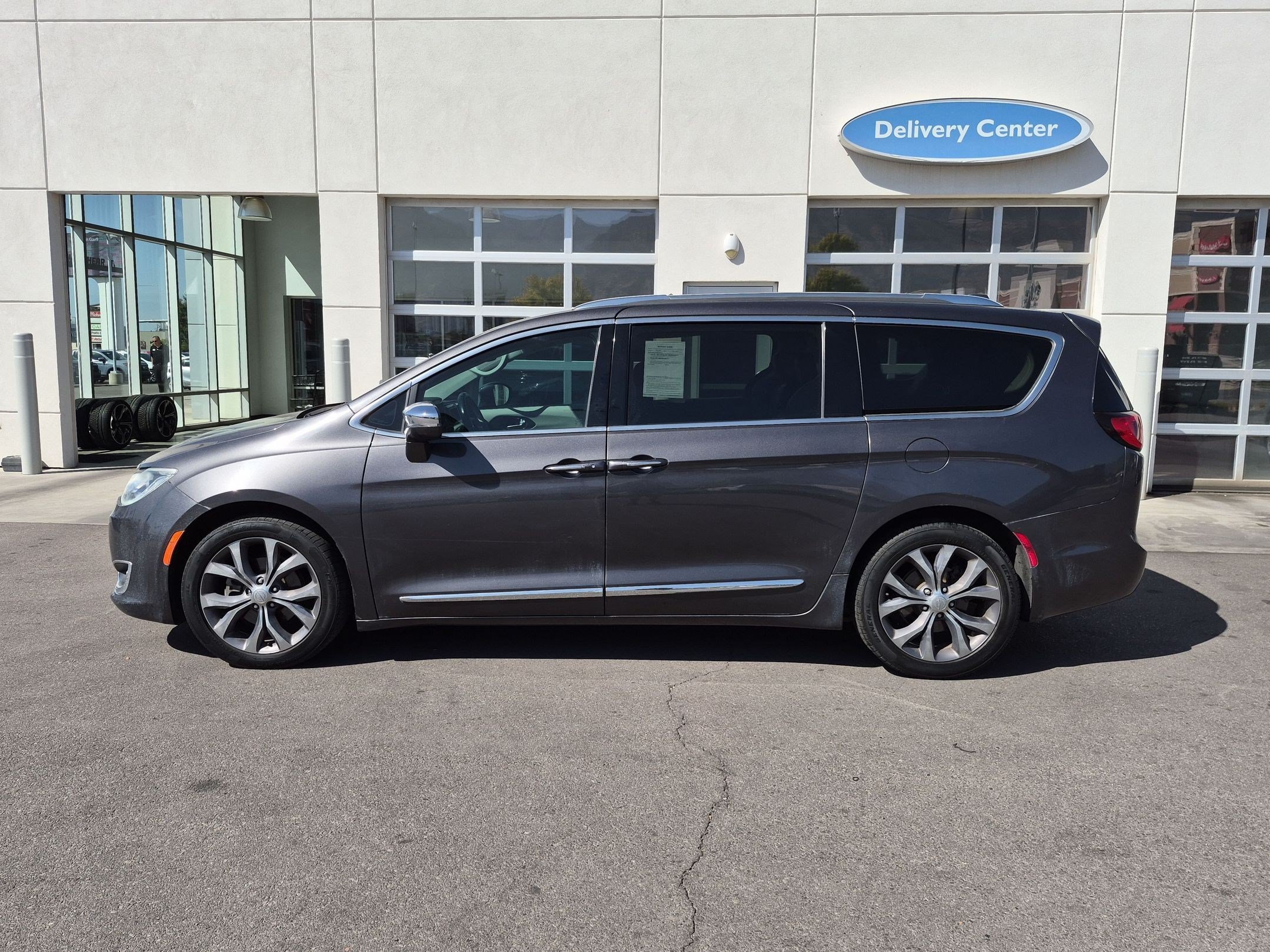 Used 2019 Granite Crystal Metallic Clearcoat Chrysler Limited image 7