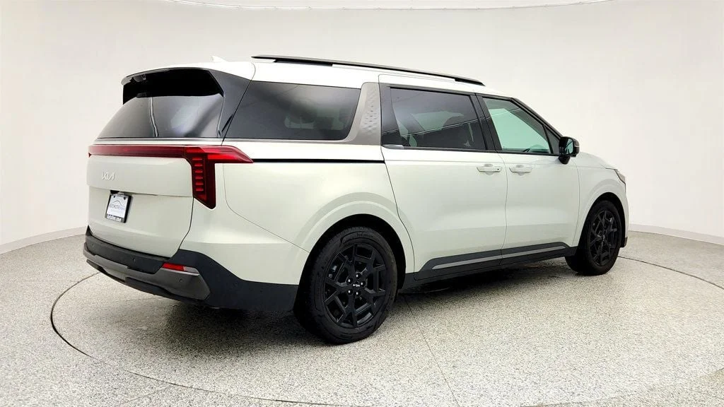 Used 2025 Ivory Silver Kia SX Prestige w/ Dual Rear Entertainment & VIP 2nd Row Seats image 5