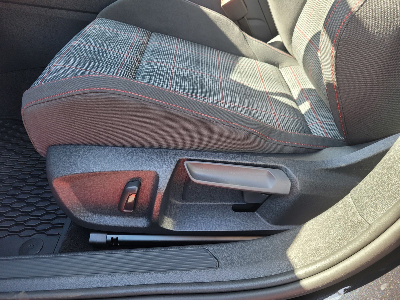 New 2024 Black Volkswagen 2.0T SE image 9