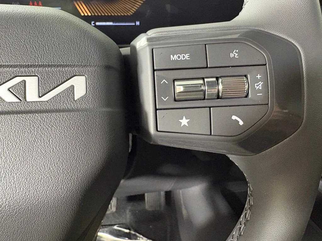 New 2027 Frost Blue / Black Roof Kia X-Line S image 25