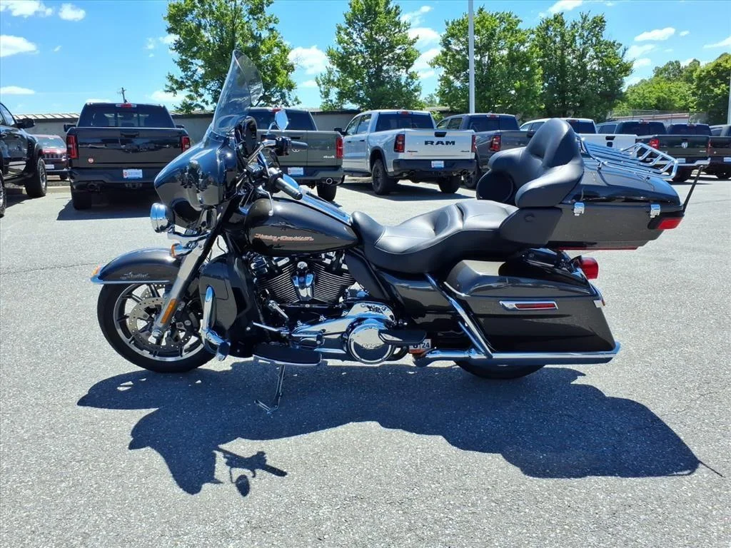 Used 2019 BLACK HARLEY Cruiser image 6