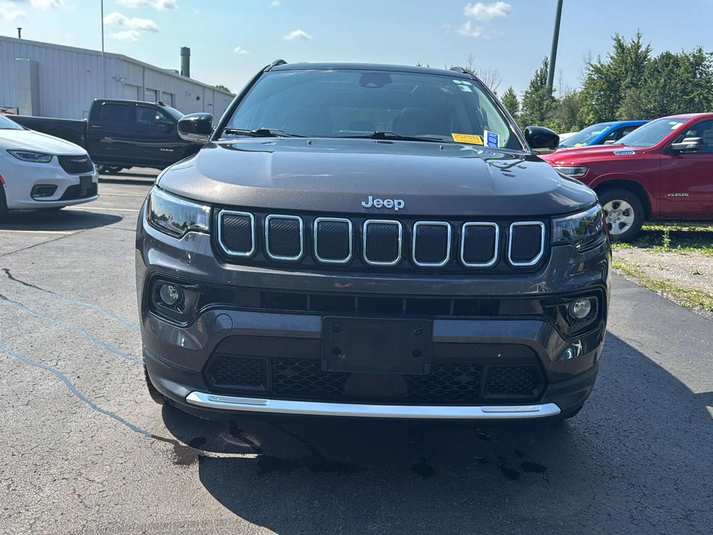 Used 2022 Granite Crystal Metallic Clearcoat Jeep Limited image 5
