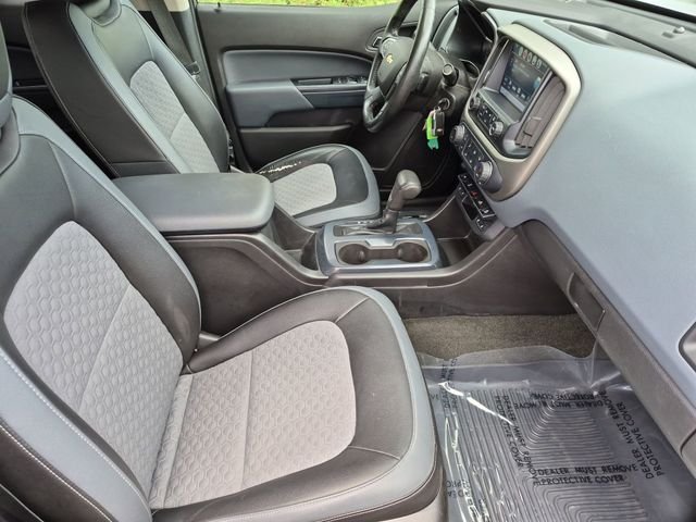 Used 2016 Silver Chevrolet Z71 image 26
