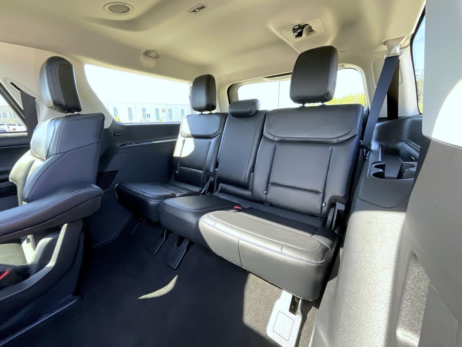 Used 2025 Black Ford Platinum image 20