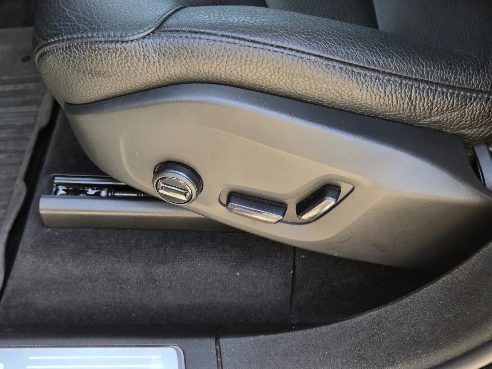 Used 2023 Platinum Gray Metallic Volvo Plus image 28