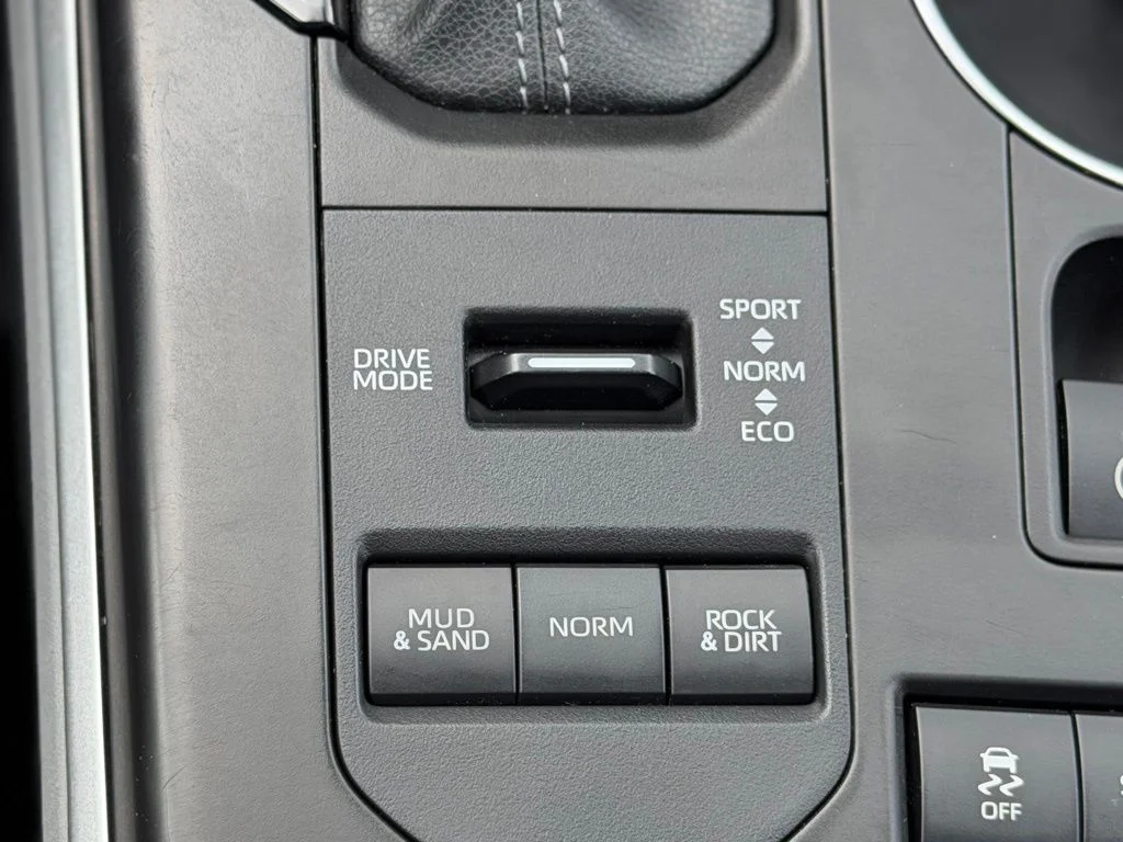 Used 2022 Black Toyota XLE image 25