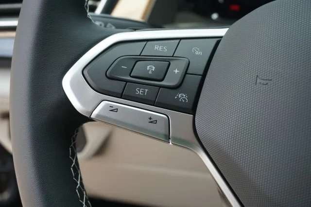 2024 Volkswagen Atlas SE w/Tech - Photo 23