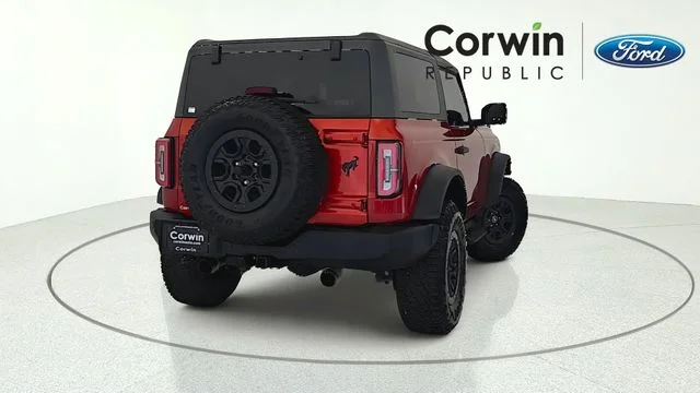 Used 2023 Hot Pepper Red Metallic Tinted Clearcoat Ford Wildtrak image 5