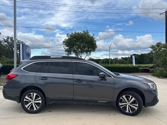 Used 2018 Gray Subaru 2.5i image 2
