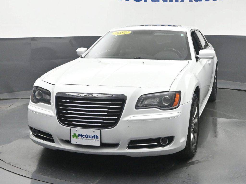 Used 2014 White Chrysler S image 21
