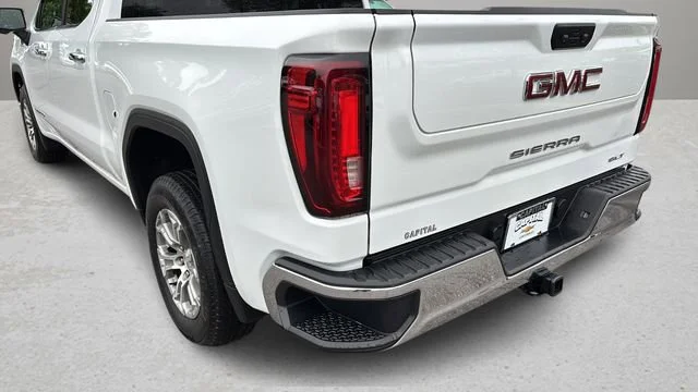 Used 2025 Summit White GMC SLT image 35