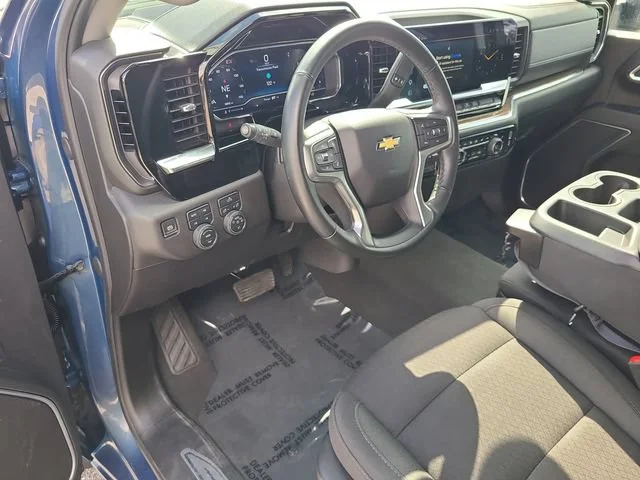 Used 2025 Lakeshore Blue Metallic Chevrolet LT image 17