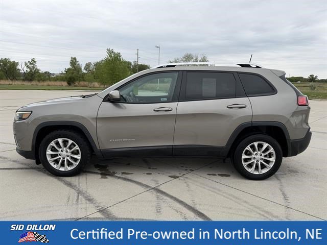 Used 2020 Light Brownstone Pearlcoat Jeep Latitude image 2