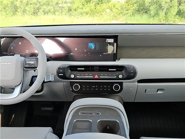 New 2026 Titan Charcoal Pearl Hyundai SEL Premium image 10