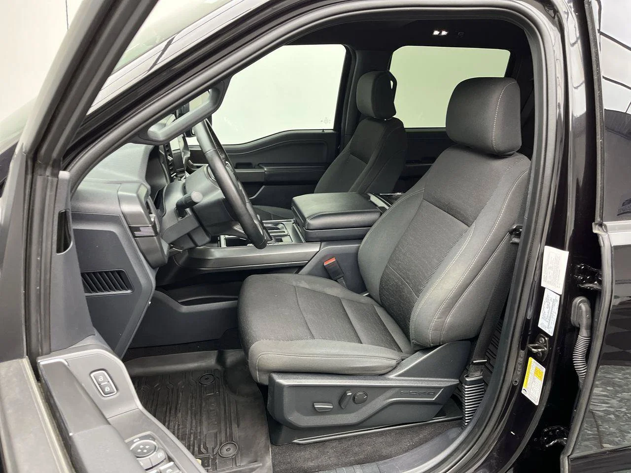 Used 2024 Black Ford XLT image 12
