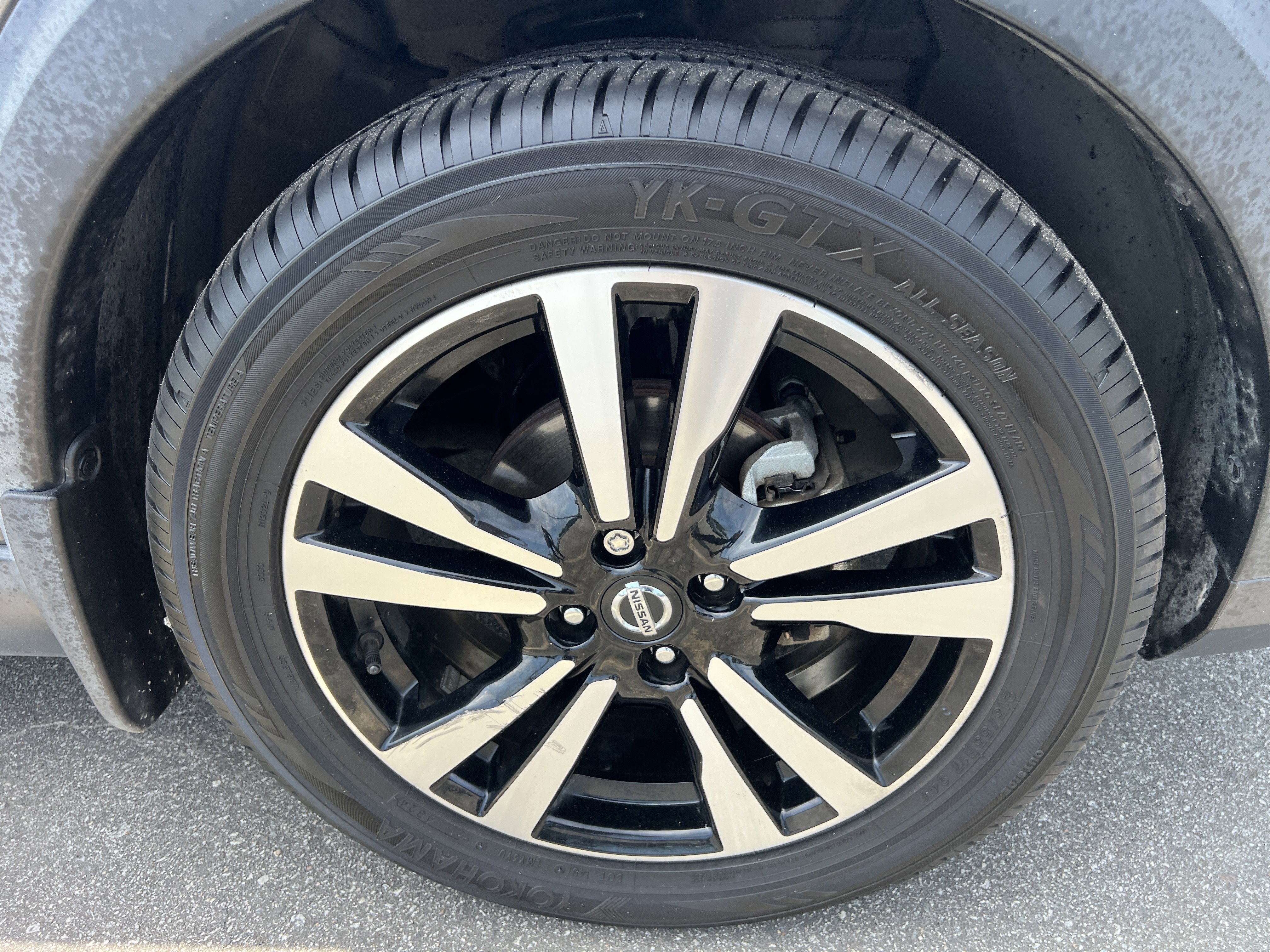 Used 2019 Gun Metallic Nissan SR image 12