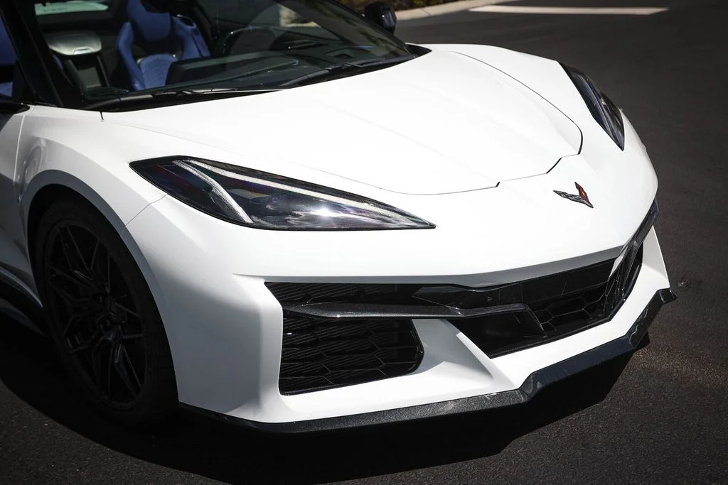 Used 2026 Arctic White Chevrolet Z06 image 12