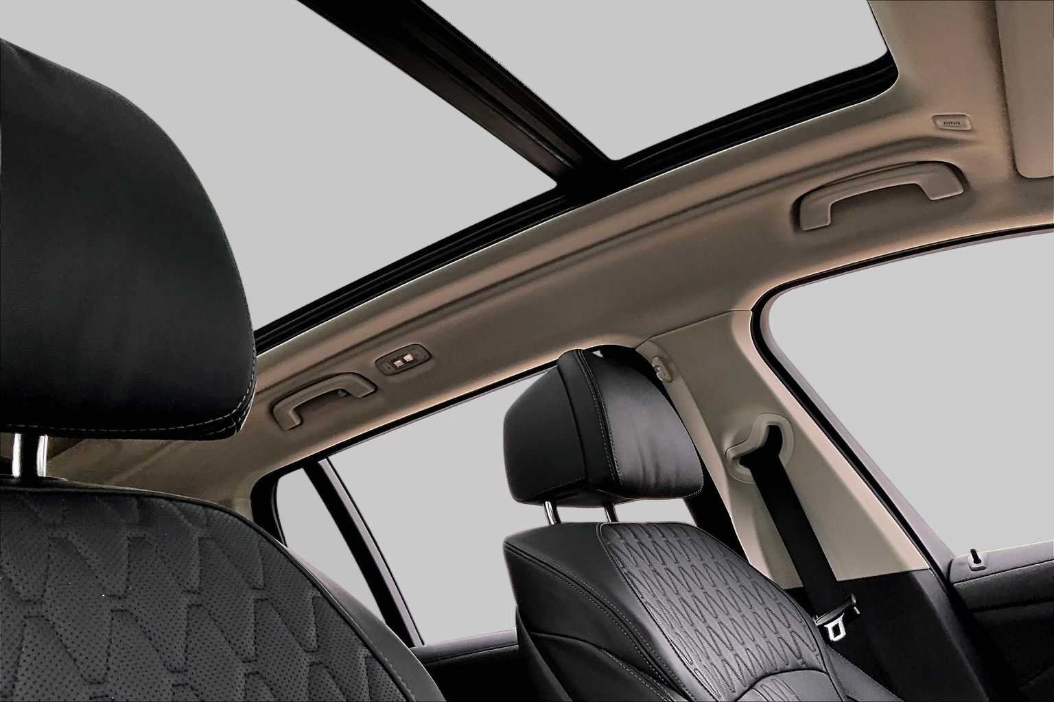 Used 2026 Skyscraper Grey Metallic BMW xDrive40i image 13